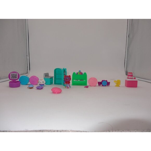 Gabby's Dollhouse Groovy Music Room with Daniel James and Bakery with Cakey - Picture 12 of 16